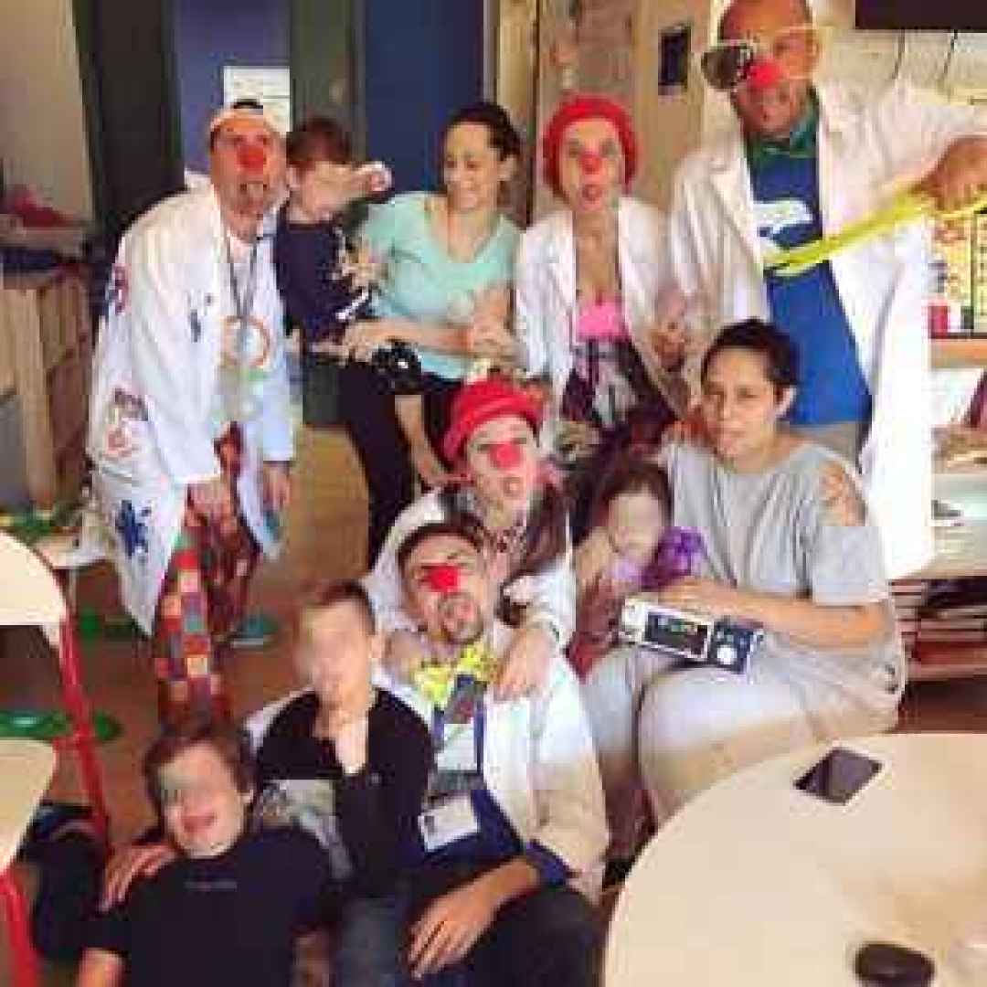 clown   ospedale  bambini  sorrisi