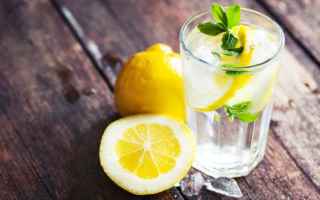 Salute: salute  benessere  acqua  limone