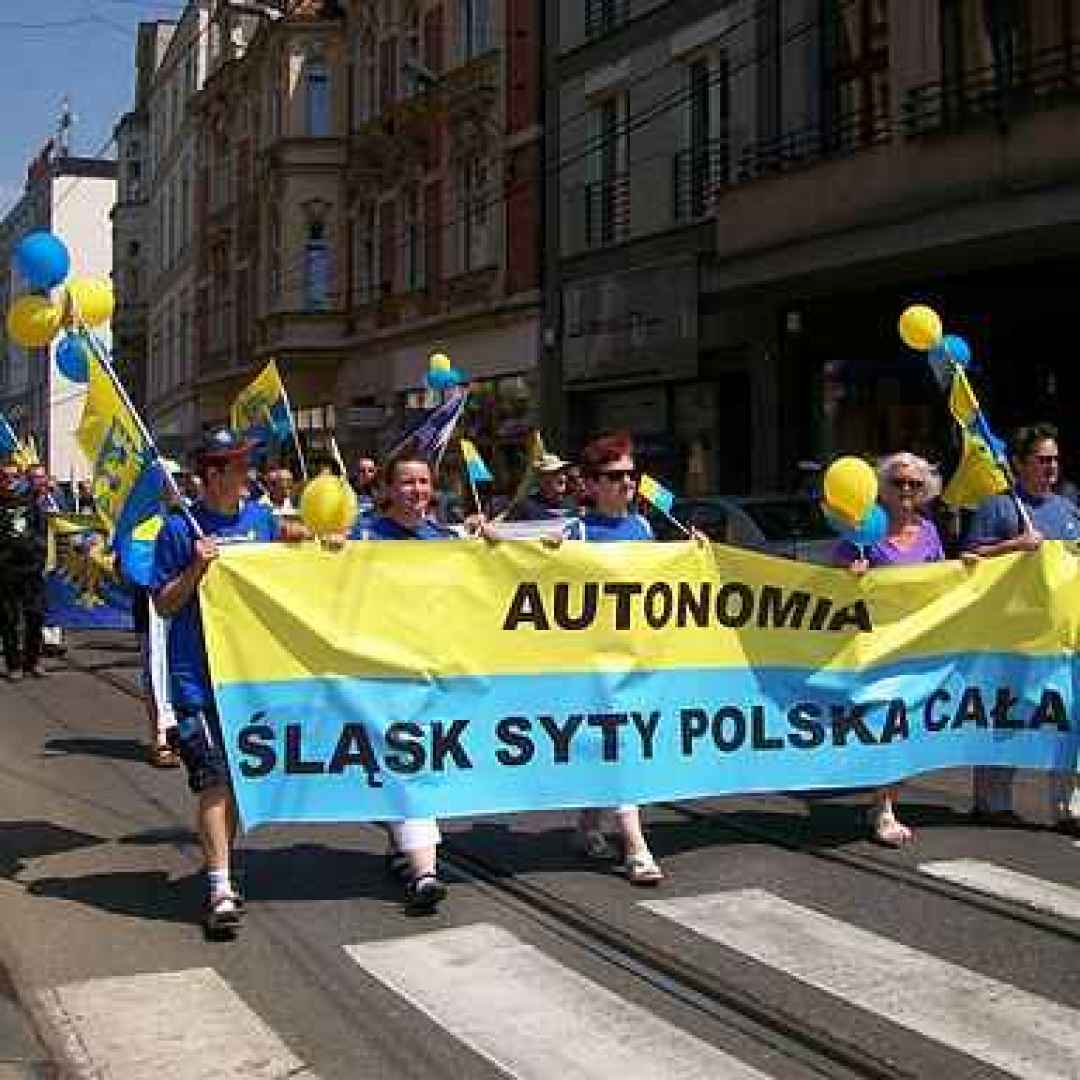 polonia  autonomismo  minoranze