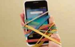 Cellulari: smartphone  dipendenza  nomofobia
