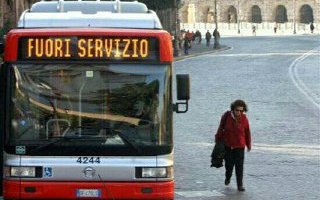 Lets strike again: Oltre allo Sciopero anche la metro che non funziona - A Roma ci vuole tanta karma