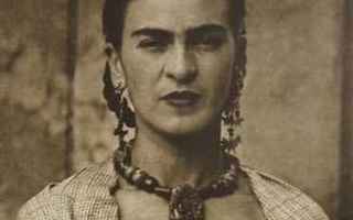 https://diggita.com/modules/auto_thumb/2017/02/22/1582733_Frida_Kahlo_by_Guillermo_Kahlo_3-e1484145049613_thumb.jpg