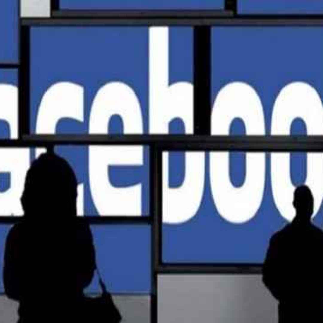 facebook  social  bandiere  spot