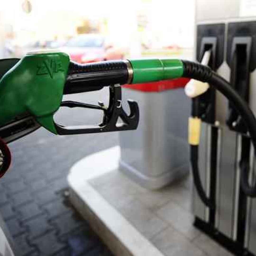 prezzi benzina  benzina  distributori benzina