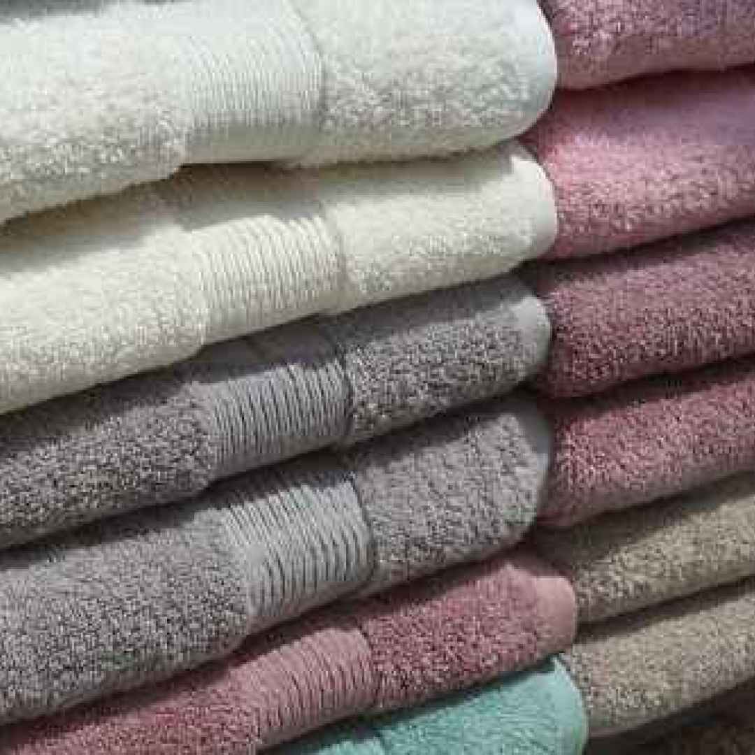 pulizia  casa  muffa  asciugamani