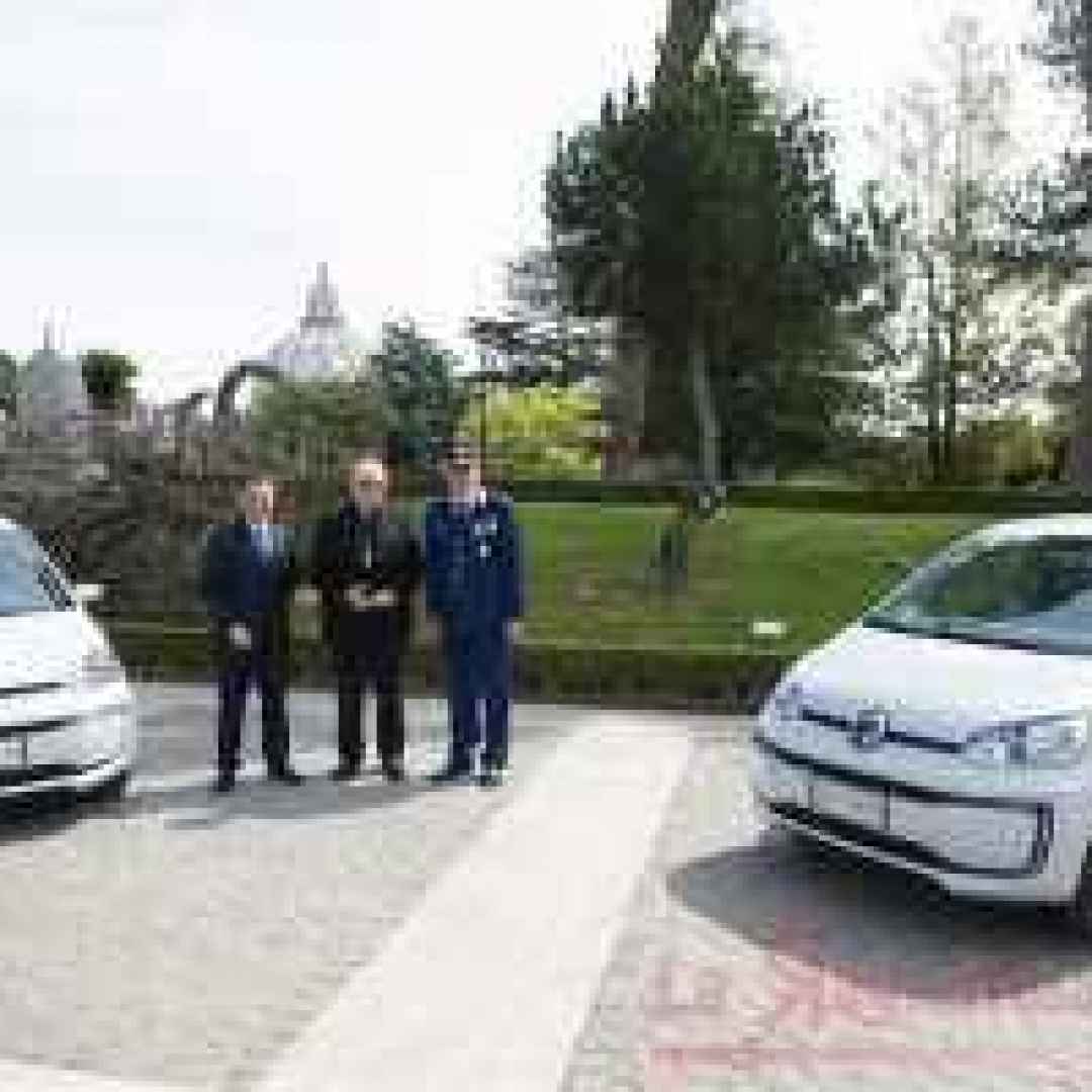 Volkswagen e-up per il pattugliamento in Vaticano