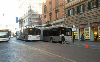Roma: atac  trasporto pubblico  filobus