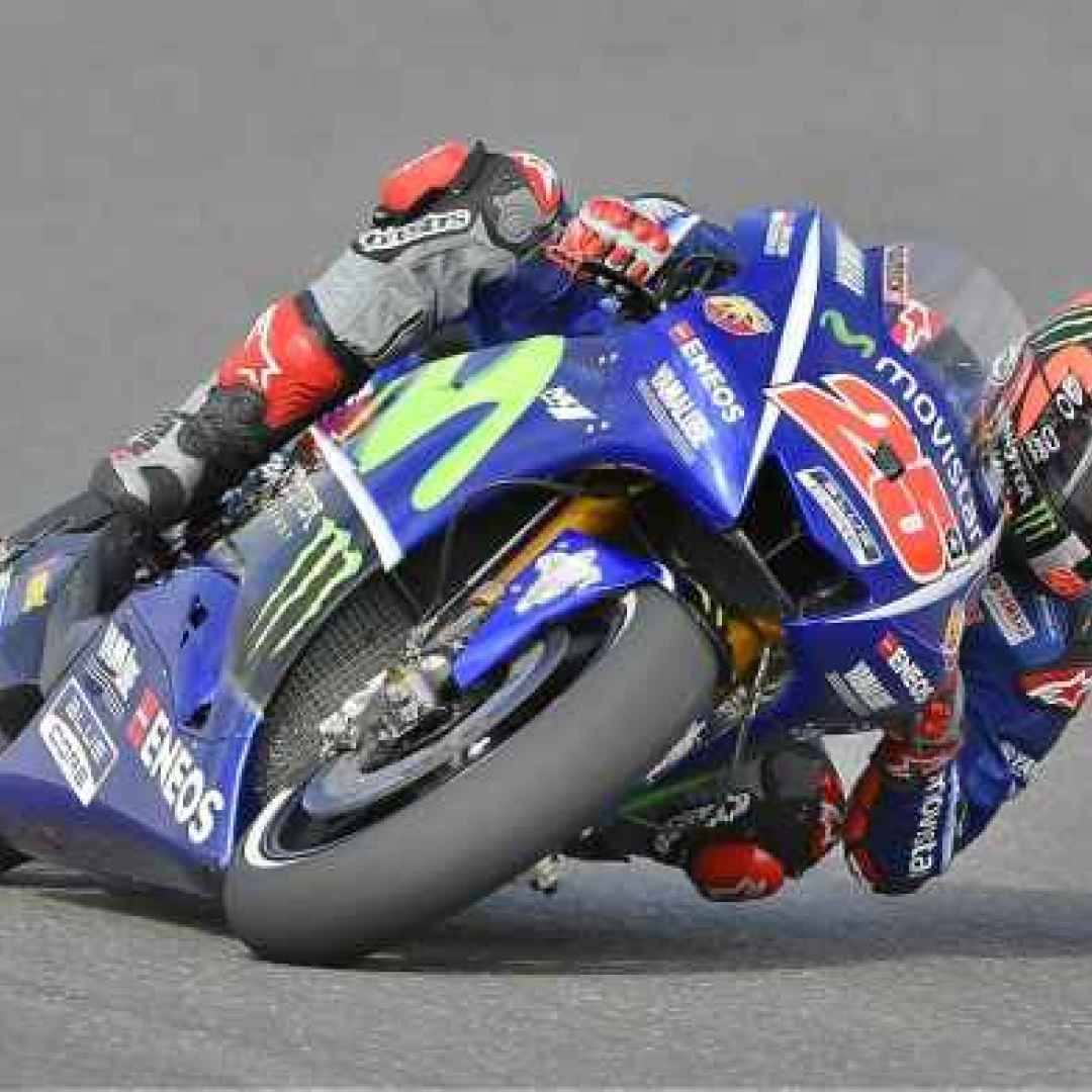 Maverick Vinales Vince Davanti A Valentin Rossi. A Terra Lorenzo E Marquez