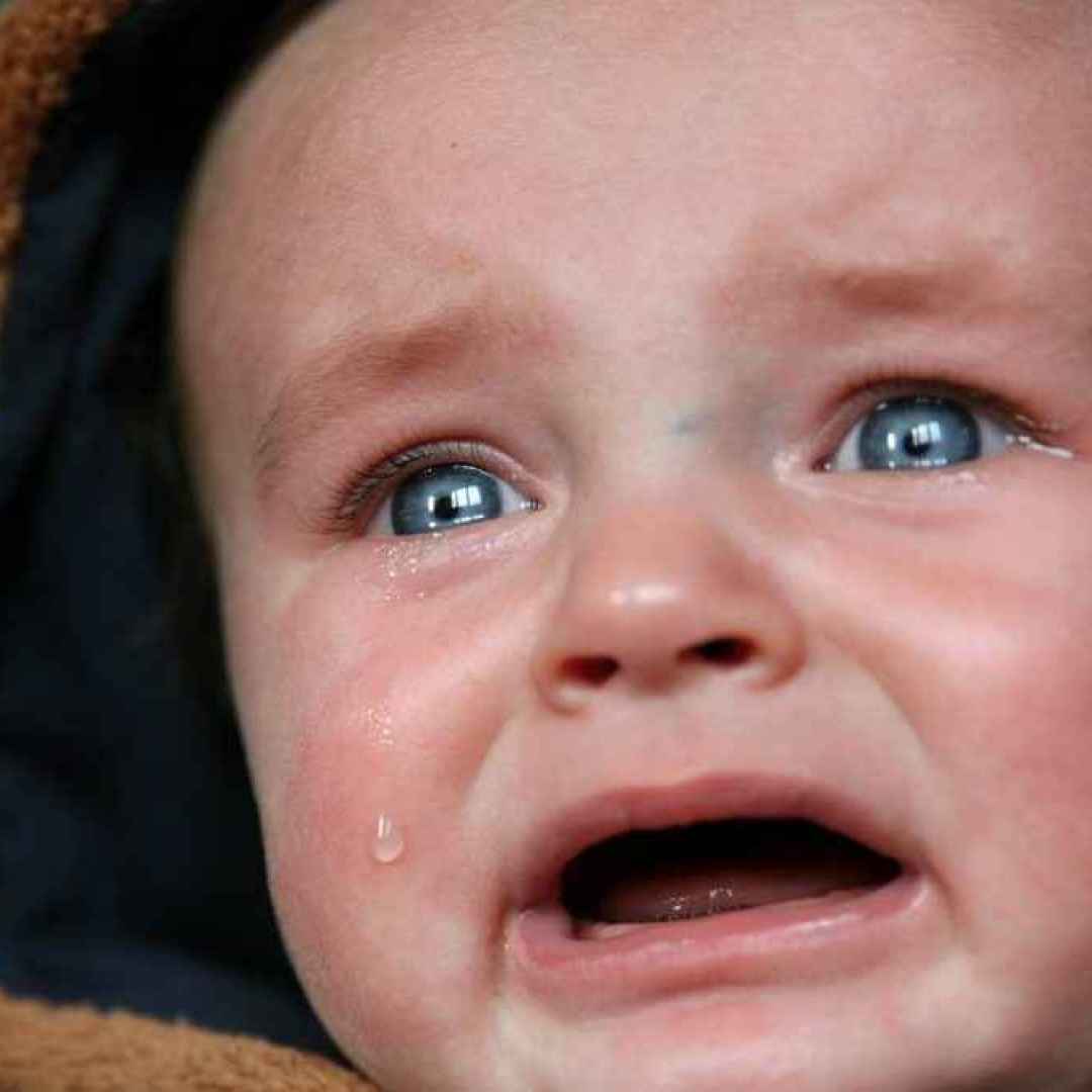 bambino che piange