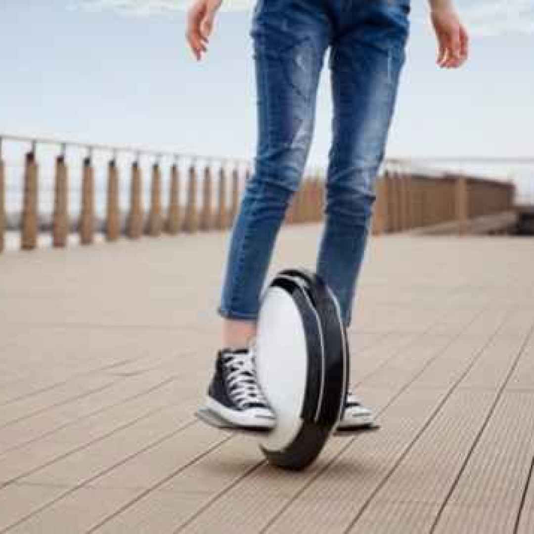 Ninebot One S2, nuovo hoverboard Segway anche in Italia