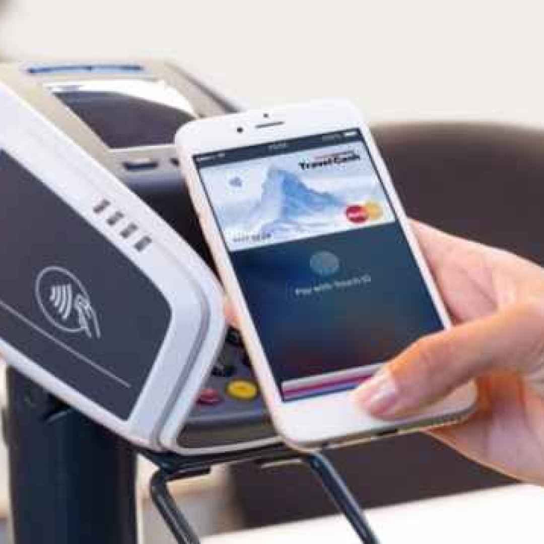 apple pay  contactless  italia