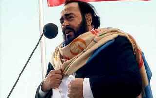 Musica: pavarotti and friends  pavarotti