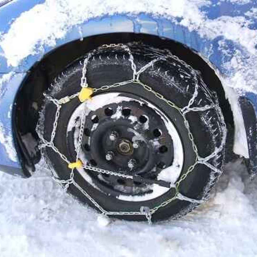 automobili  neve  catene da veve  pneumatici invernali