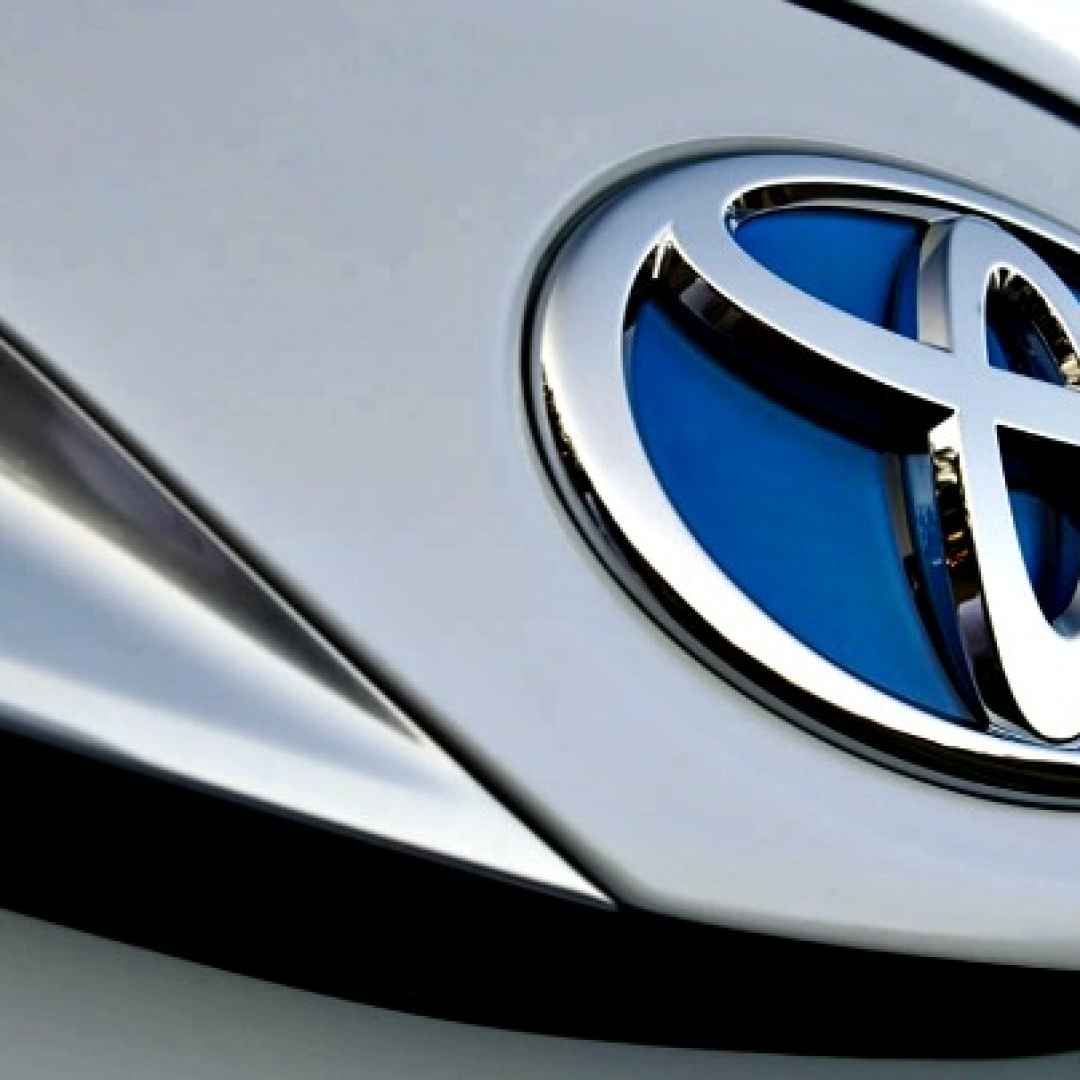 Ecco che anche Toyota si interessa alle auto elettriche...