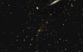 Astronomia: ammassi galattici  vlt  hubble  lente gr