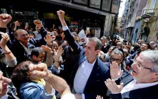 Politica: sinistra  de magistris  varoufakis