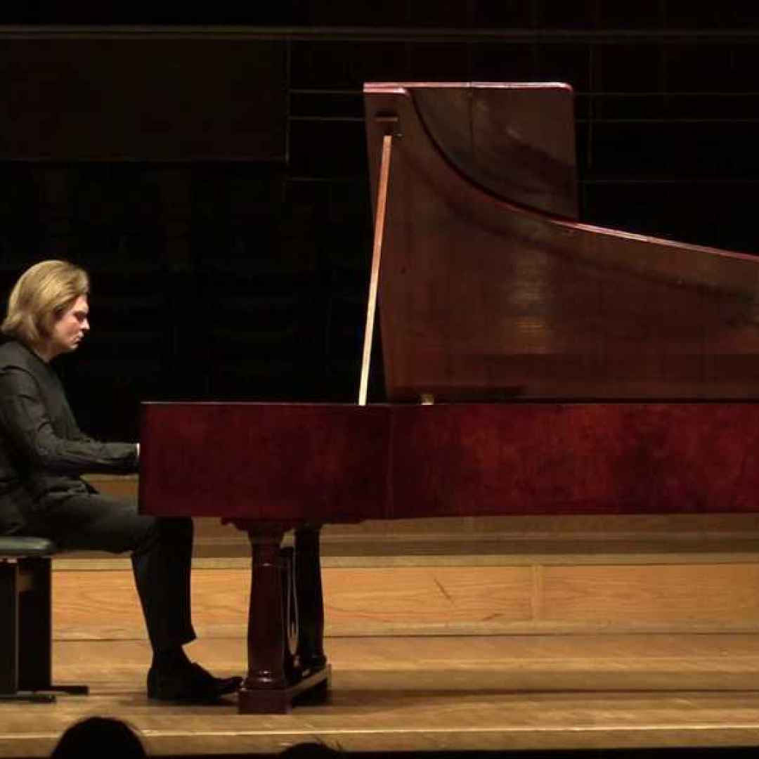 Il pianista russo Dmitry Ablogin in concerto, Sabato 7 aprile al Teatro Comunale di Casalmaggiore (Cr)