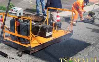 Tecnologie: riciclaggio  asfalto  riparazione buche
