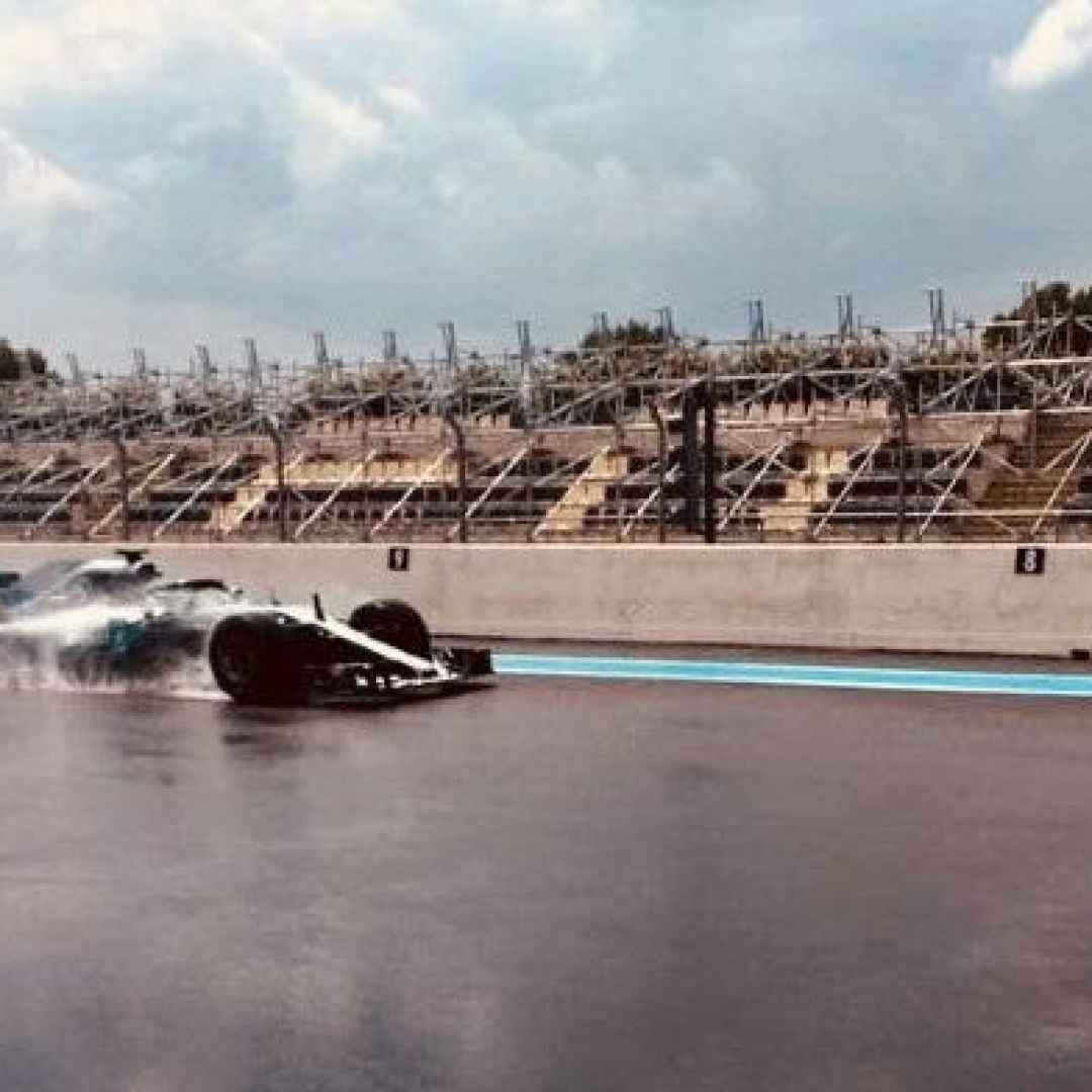 f1  formula1  mercedes  test  pirelli