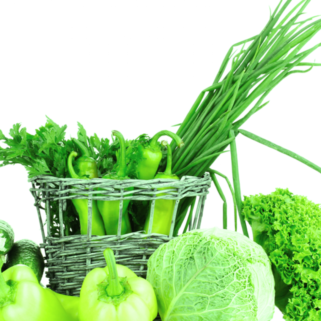 Зеленые продукты растительного. Овощи и зелень. Зеленые овощи и фрукты. Овощная зелень. Овощи на белом фоне.