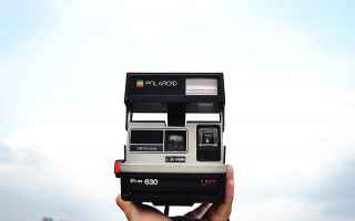Polaroid: torna di moda la camera istantanea