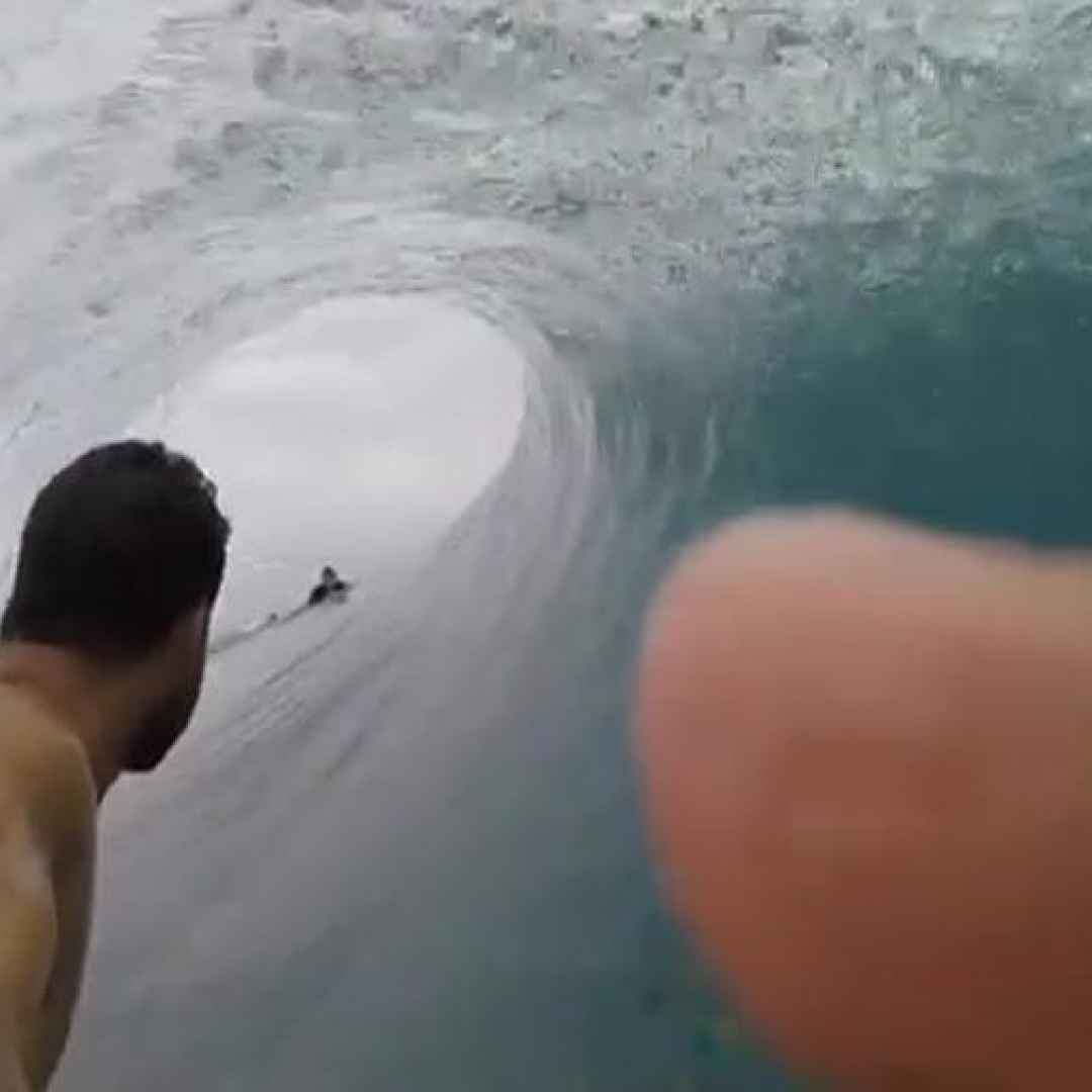 polinesia video surf spettacolo sport