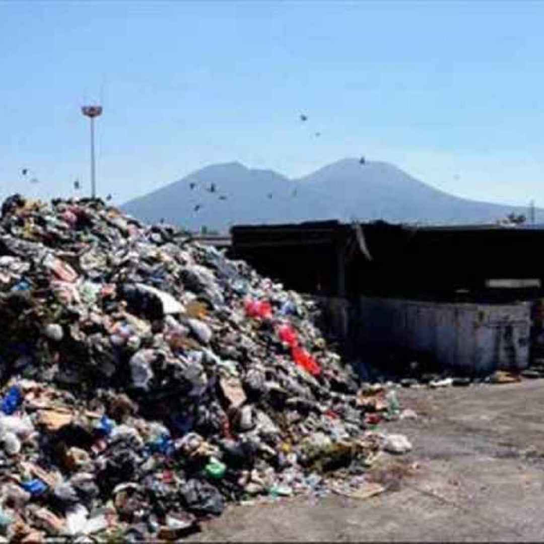 Napoli a settembre rischia una nuova emergenza rifiuti: il motivo