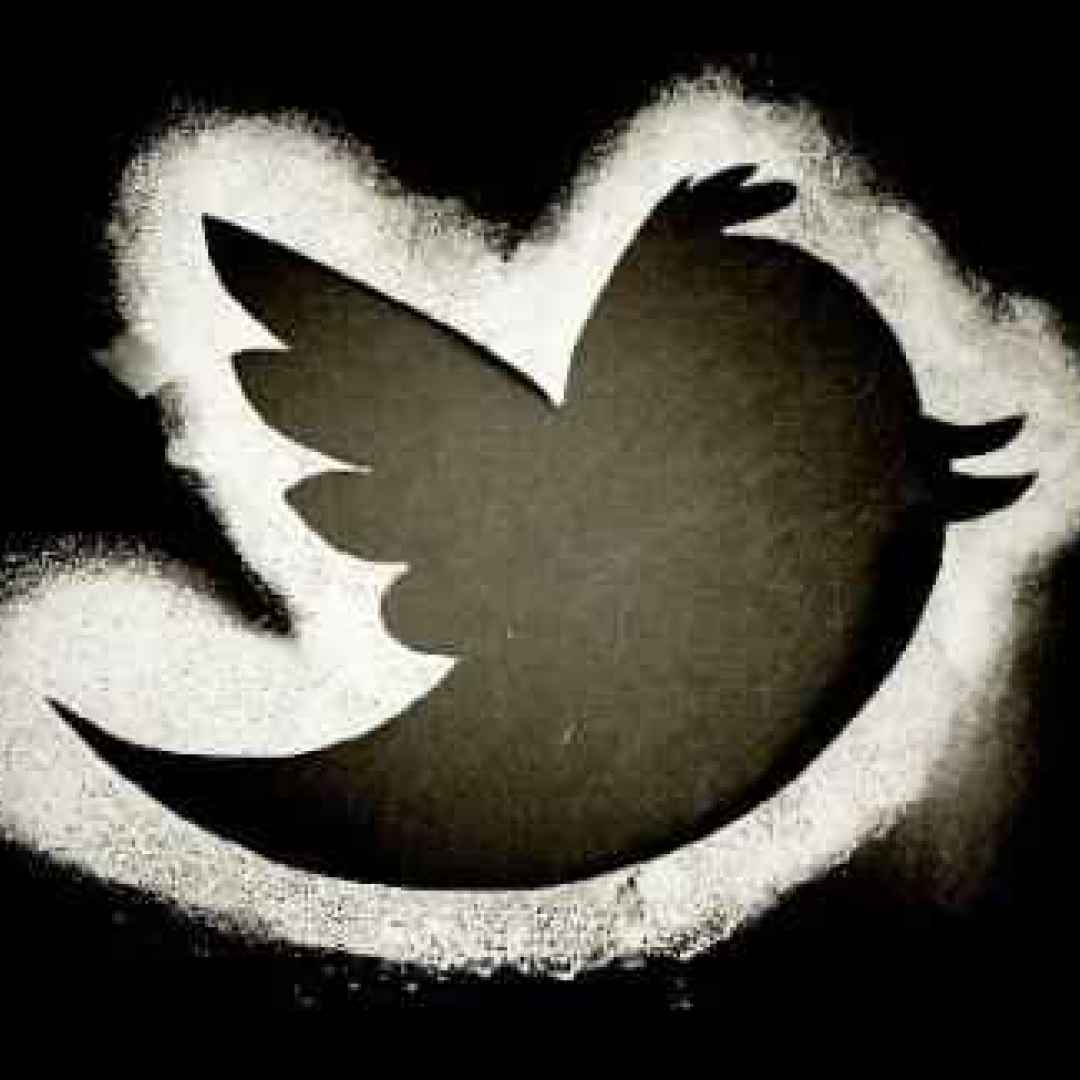 Twitter: in distribuzione la vera modalità scura, ma non per tutti