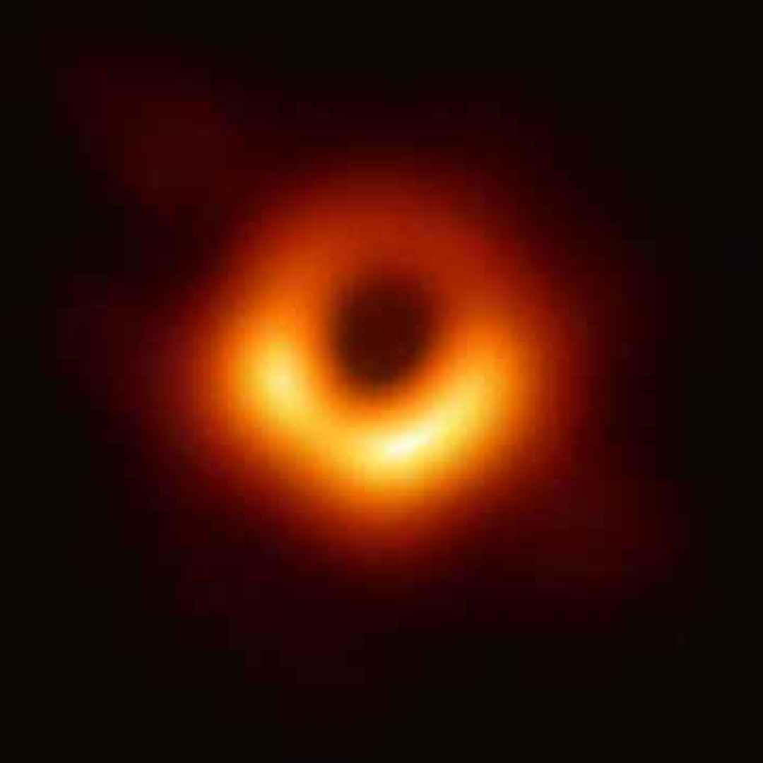 spazio  buco nero  m87  orizzonte degli eventi