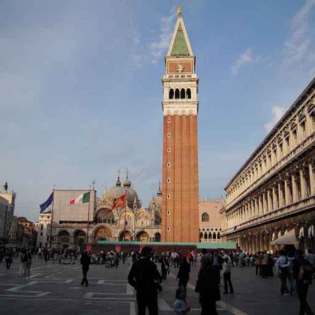 Venezia è una città da visitare in tante occasioni, soprattutto nel giorno in cui si festeggia la nostra Repubblica.