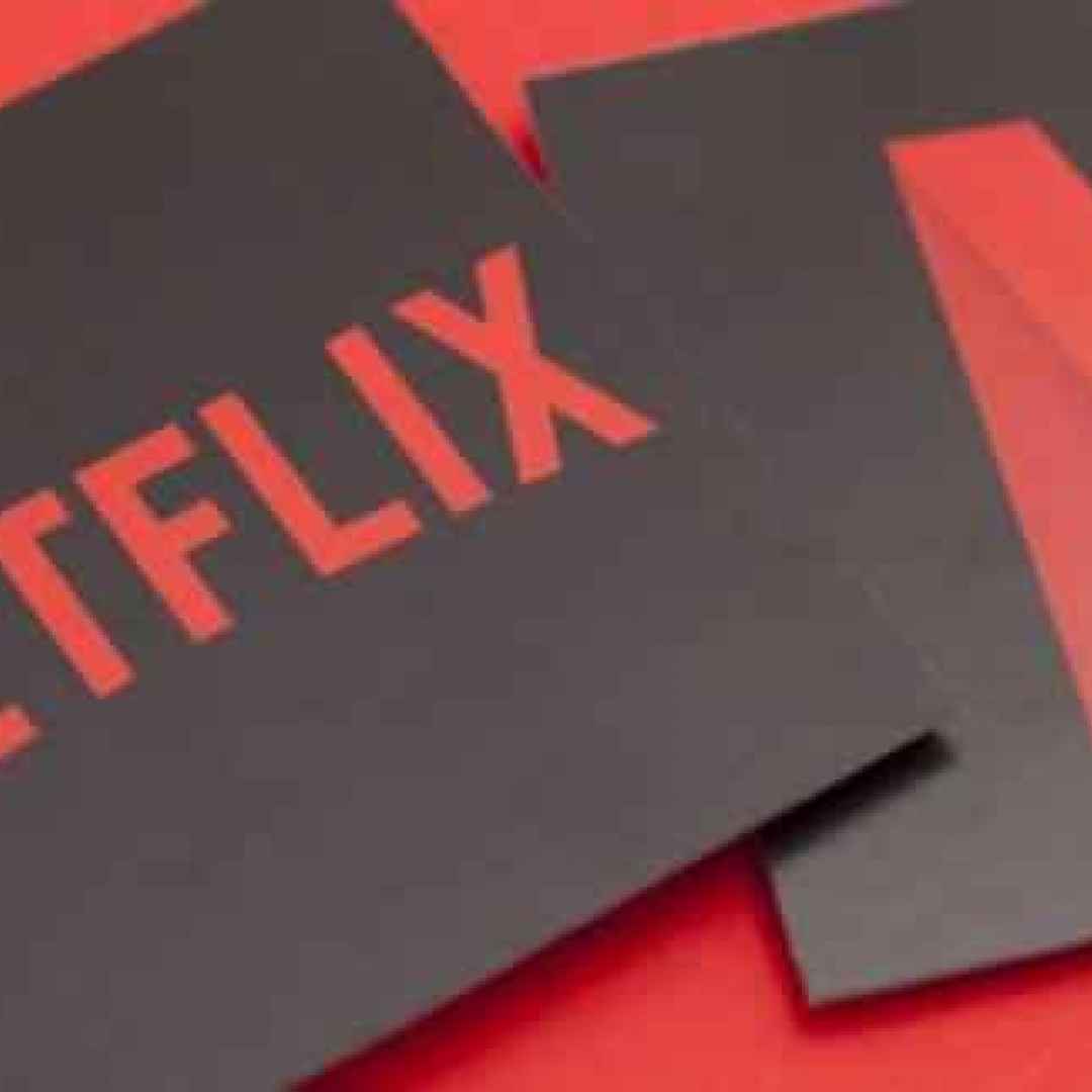 Netflix news: crollo in Borsa, niente pubblicità e futuro piano di abbonamento low cost mobile