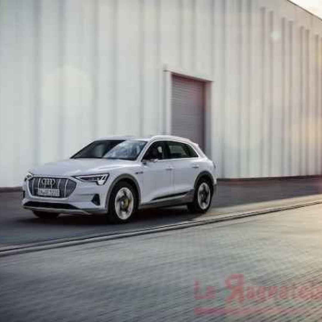 Quando il Crossover a trazione elettrica diventa una belva a trazione integrale: Audi e-tron quattro