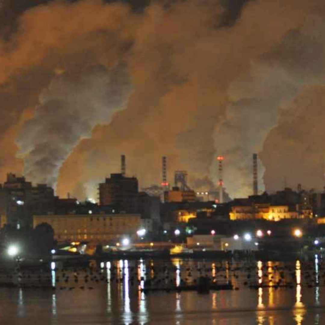 Ilva di Taranto rischia chiusura: motivi e quante persone ha ucciso con inquinamento