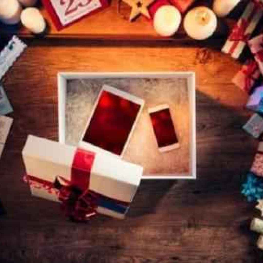Scherzi Regali Di Natale.Regali Hi Tech Per Il Natale 2019 Dal Mobile Alla Domotica Ma Sempre Smart Regali