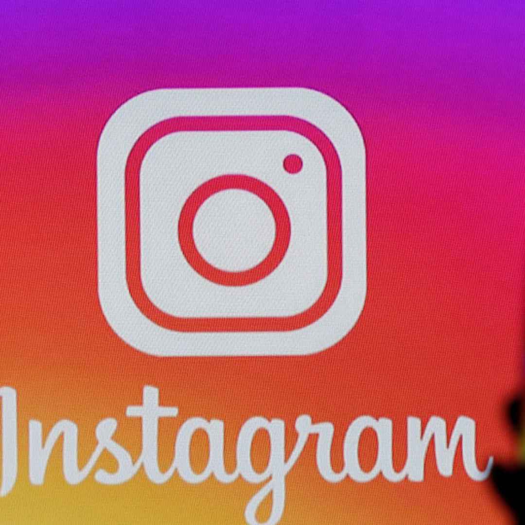 Instagram. In test la feature Ultimi post e i colori sfumati per i messaggi privati
