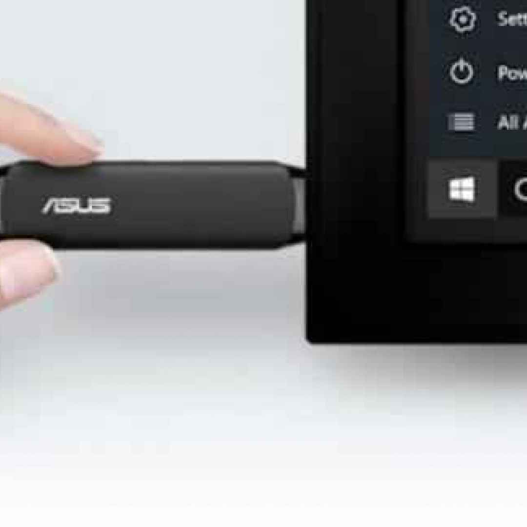 Asus VivoStick PC TS10. Con l’update B174D guadagna più memoria e Windows 10 Pro