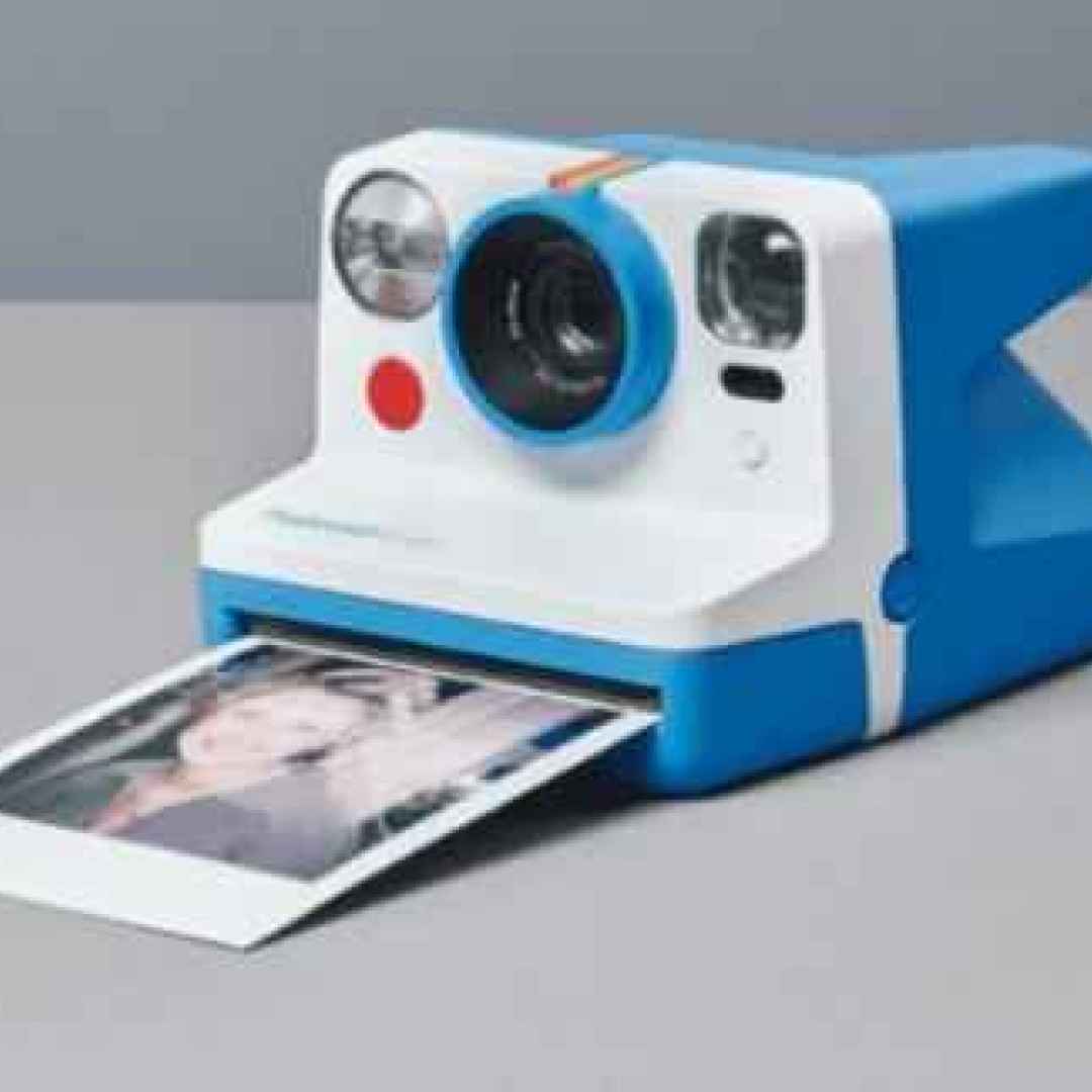 Polaroid Now. Ecco la nuova fotocamera a sviluppo istantaneo dal cuore smart