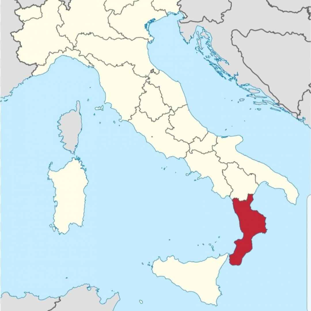 Coronavirus in Calabria, a Montalto Uffugo 6 farmacie su 7 sfornite di mascherine chirugiche, si aspetta il carico