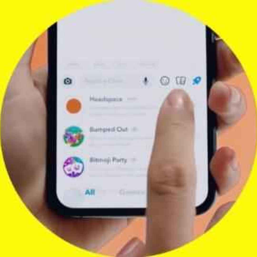 Snapchat. Rilasciati i primi Snap Mini e la sezione Here for You