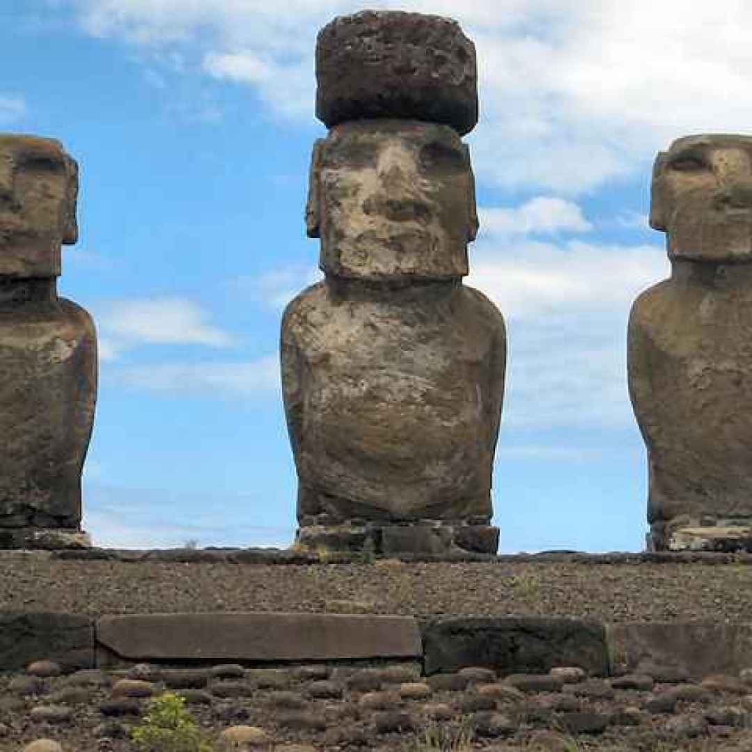 isola di pasqua  lemuria  moai  pacifico