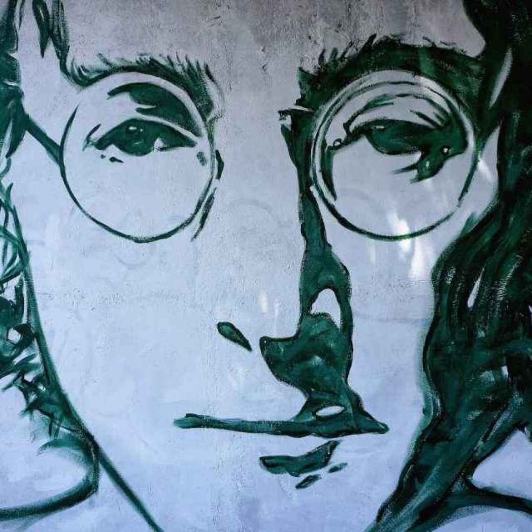 Il caso John Lennon: perché fu ucciso e le responsabilità di Yoko Ono