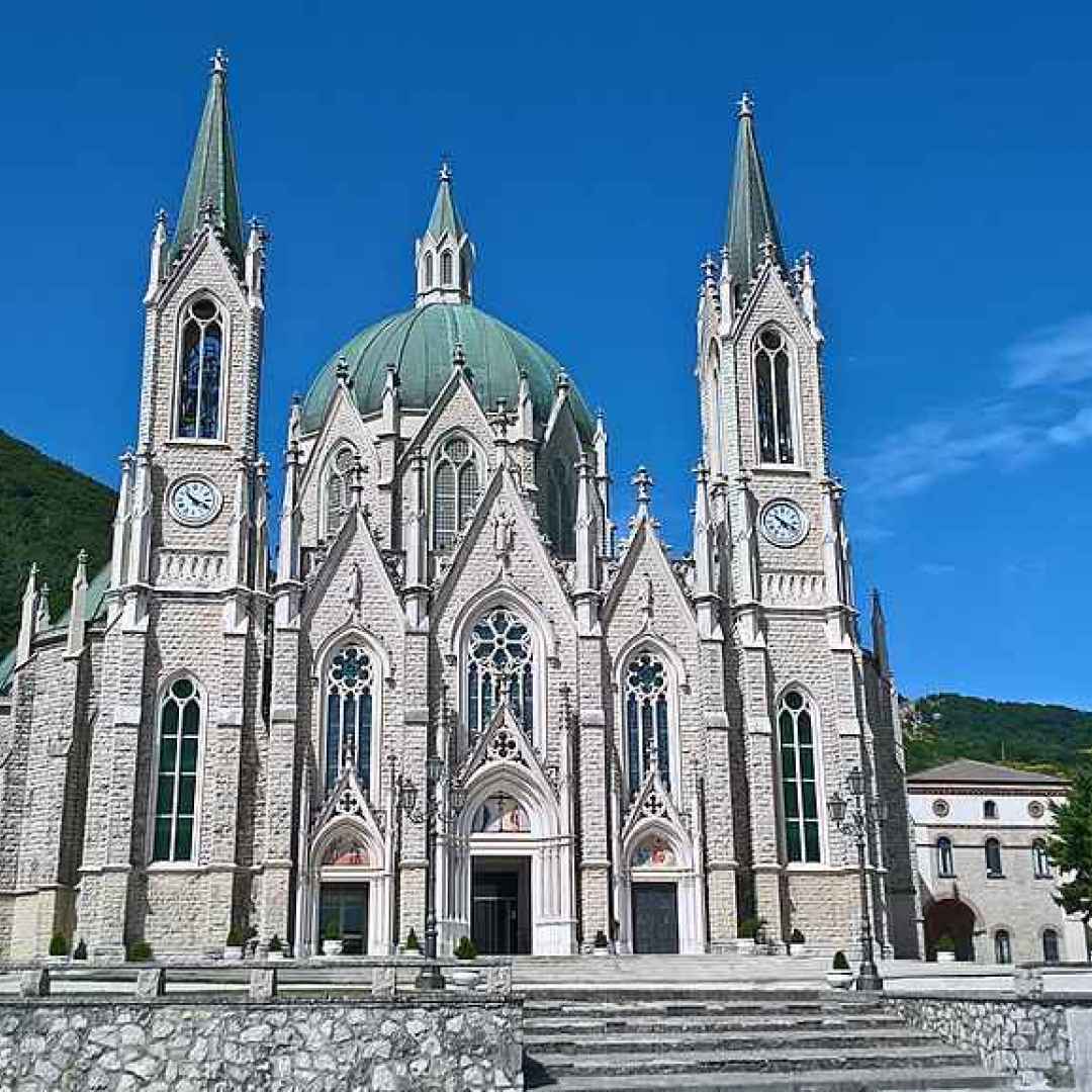 Cattolicesimo - Castelpetroso, santuario di Maria Santissima Addolorata