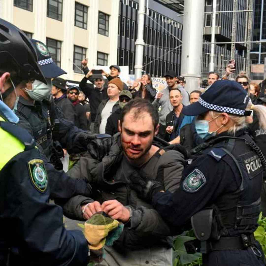 arresti  lockdown  australia