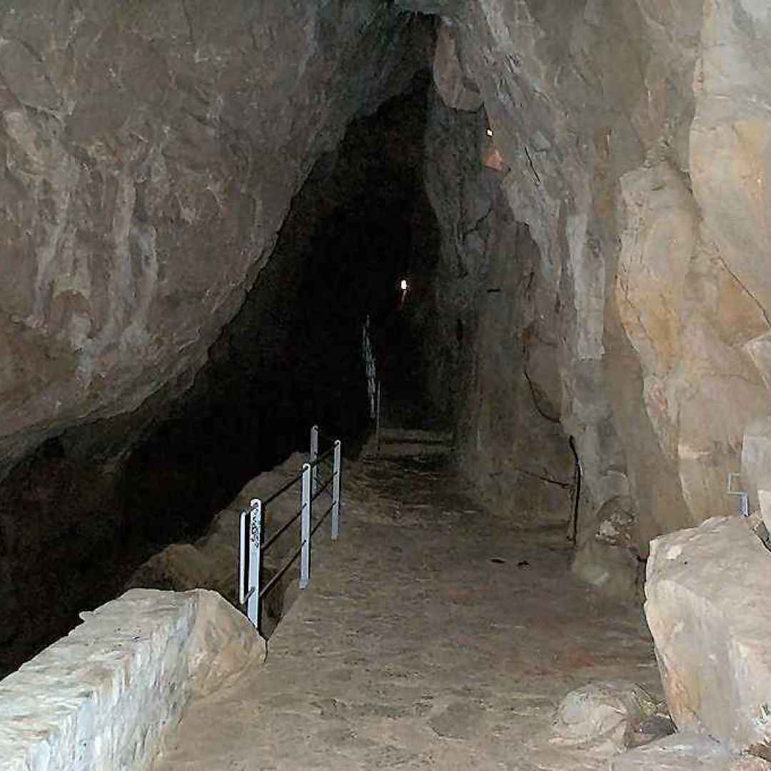 grotta d’antro  leggenda  vida
