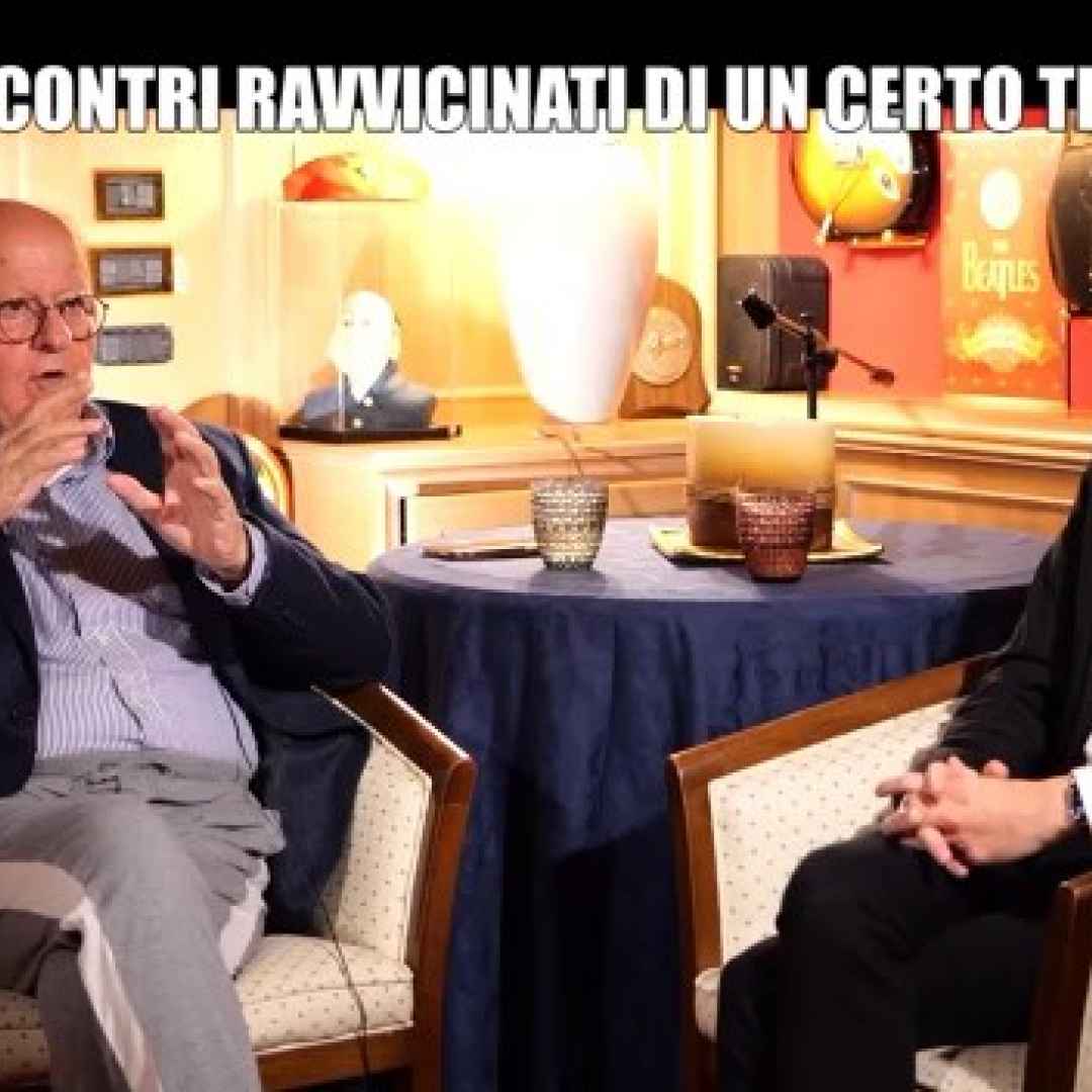 Il famoso attore Massimo Boldi avvista un UFO A Genova, l