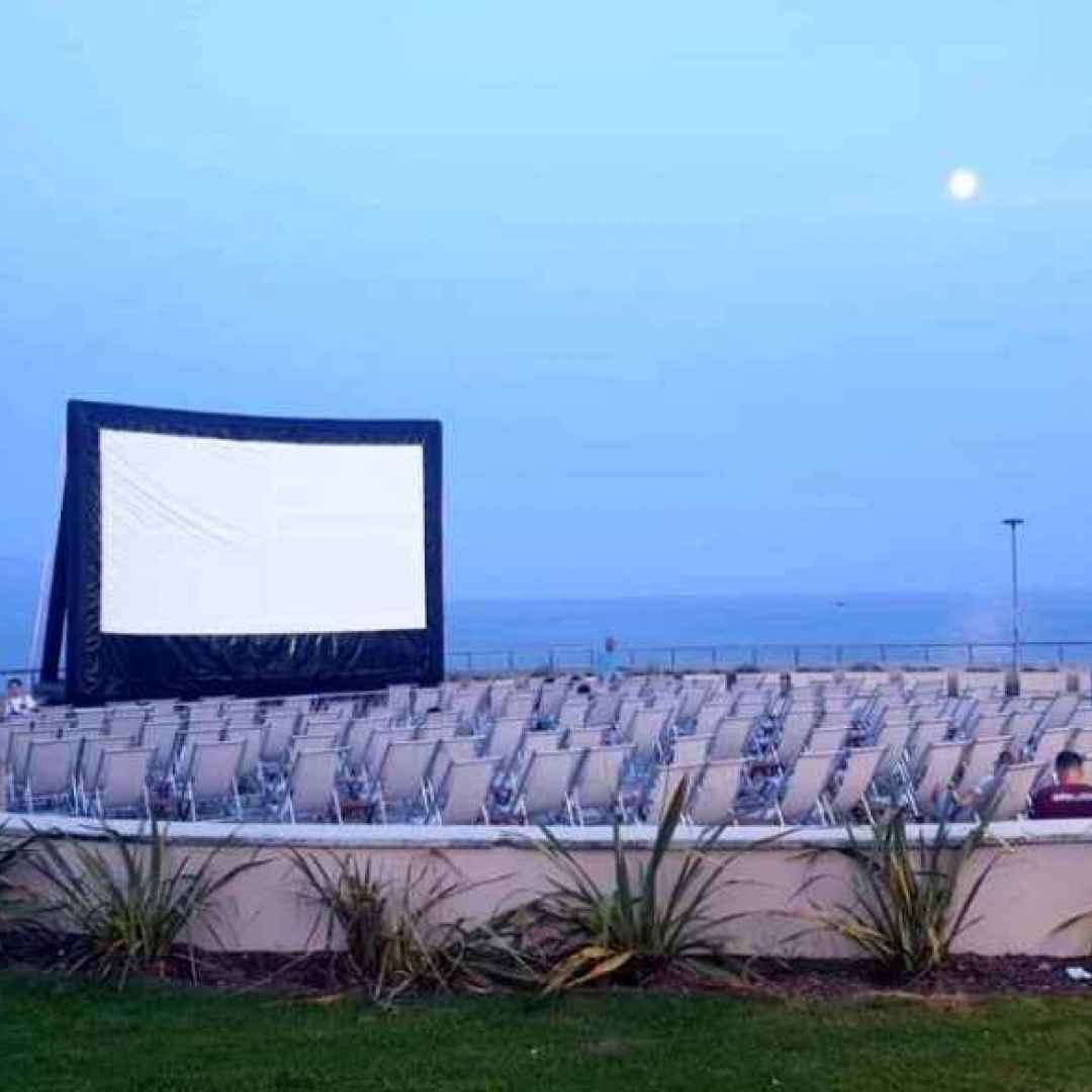 A Genova torna "Circuito sul mare", il cinema in spiaggia