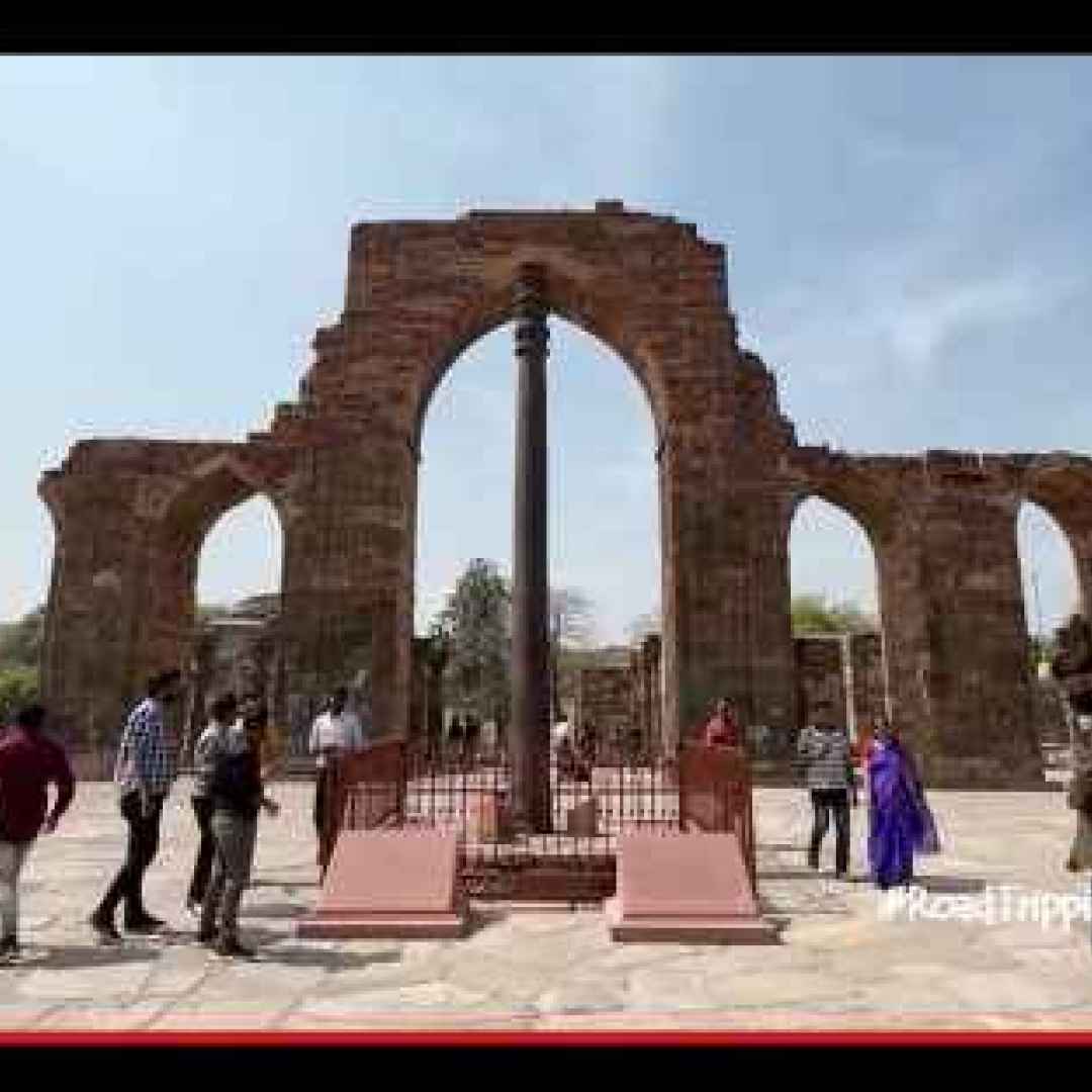 Il grande chiodo indistruttibile che regge il quadro storico della città di DelhI