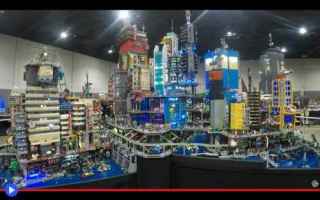 Lego x Cyberpunk: una metropoli di mattoncini oltre l’immaginazione artificiale