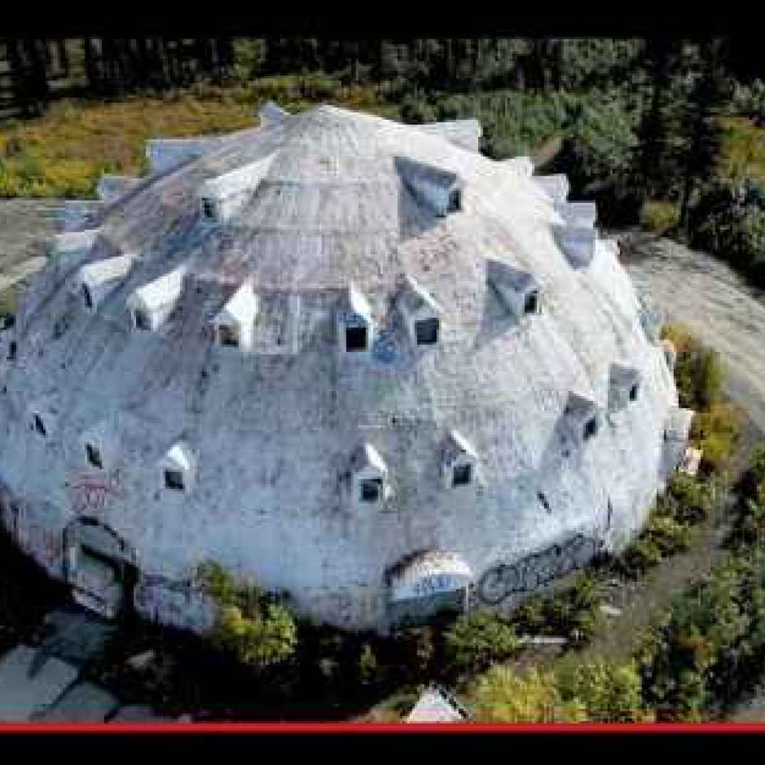 L’imprevista persistenza dell’igloo gigante costruita da un visionario alaskano