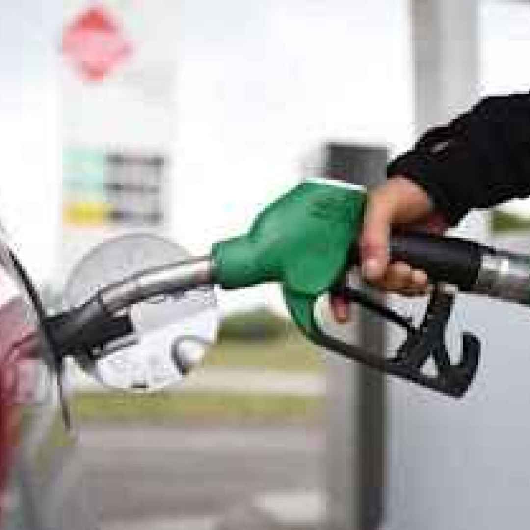benzina  pocket option  anticipare trend